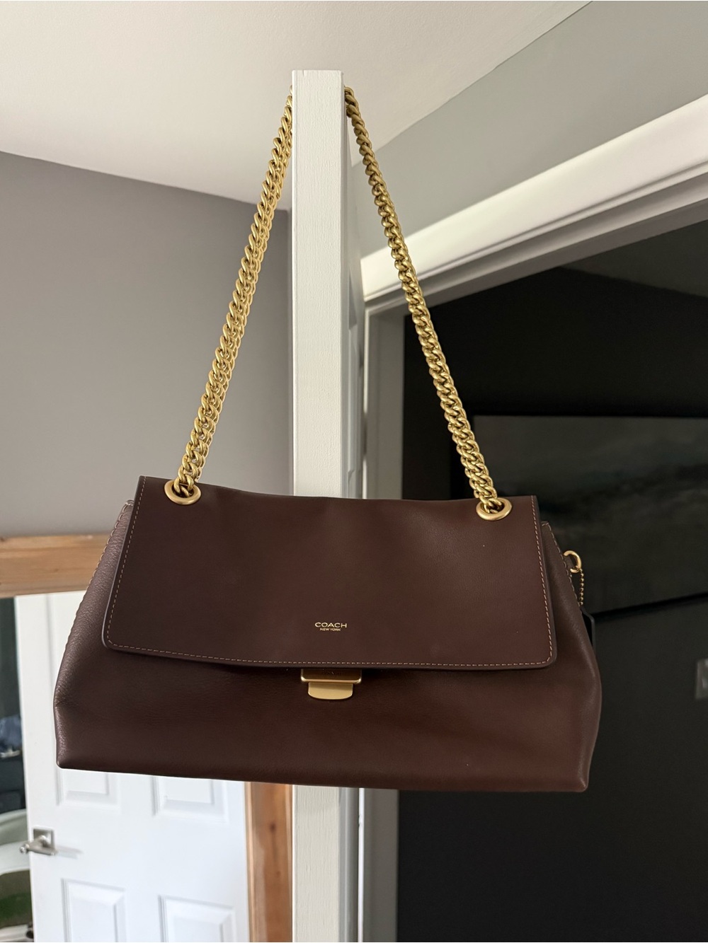 Coach chain Chelsea in maple